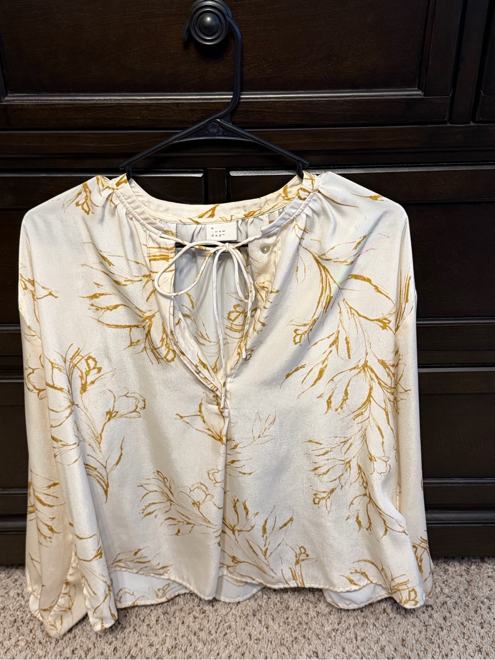 aNewDay  Cream and Gold Floral Blouse Medium 1055